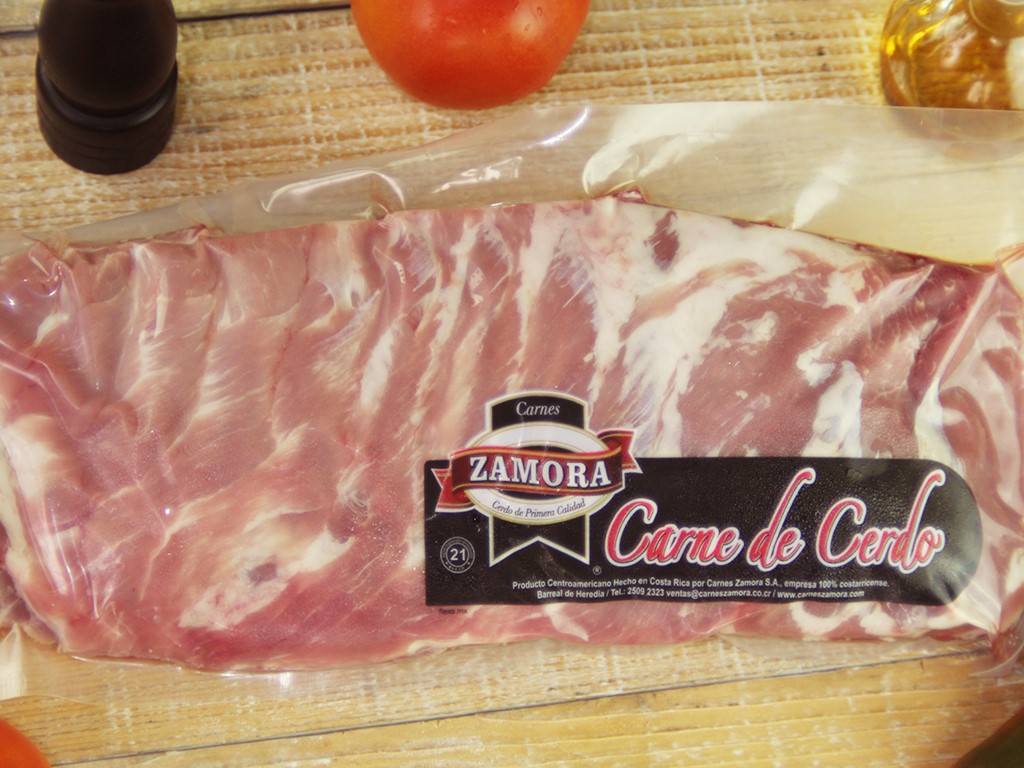 Cortes cárnicos de cerdo empacados al vacío