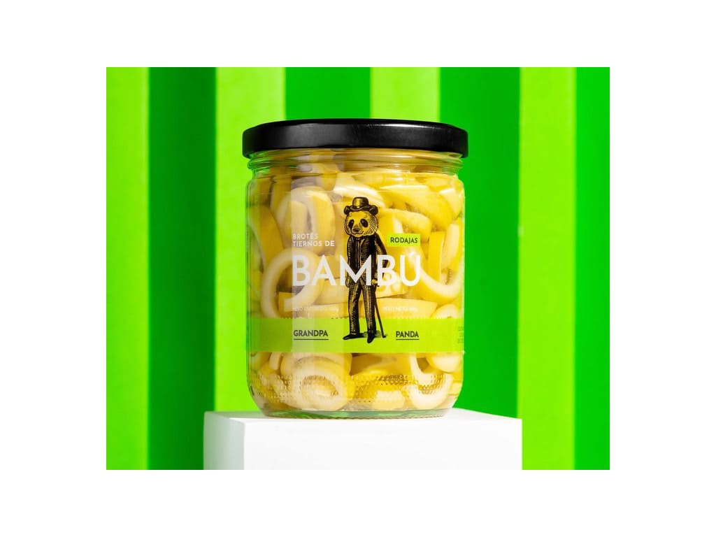 Brotes tiernos de bambú en salmuera
