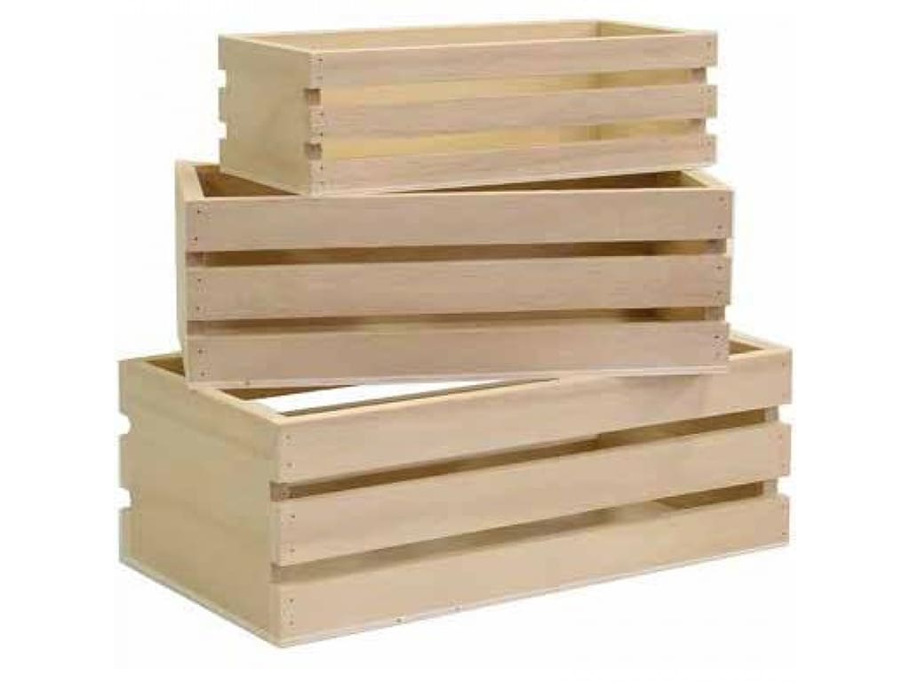 Reglas de madera, cajones y cajas